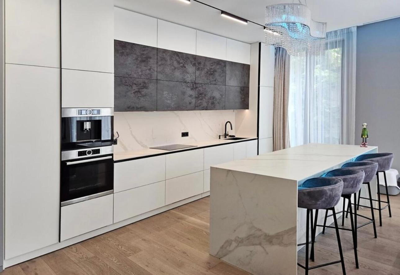 Great In Old City Apartament